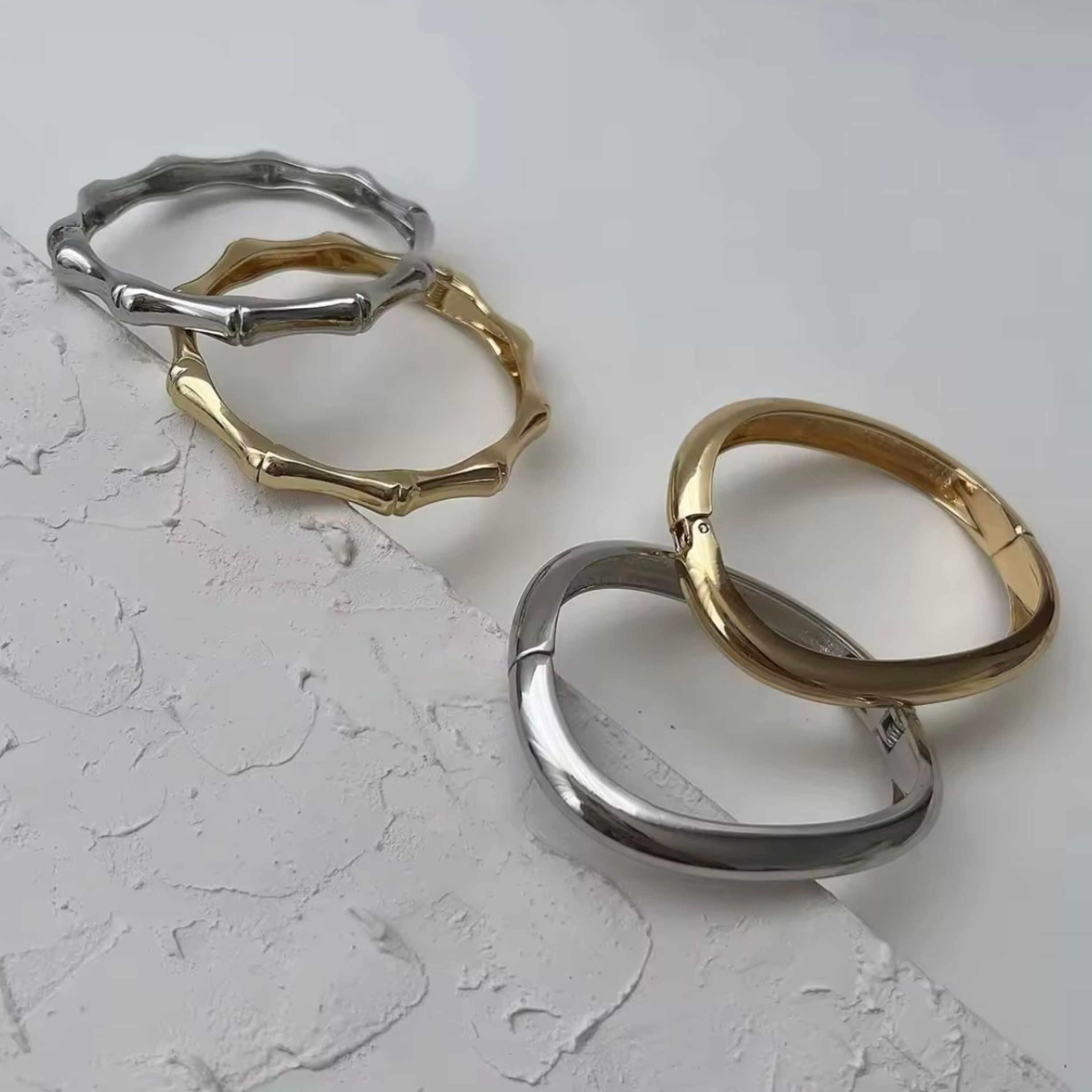 Brazaletes Plateados y Dorados