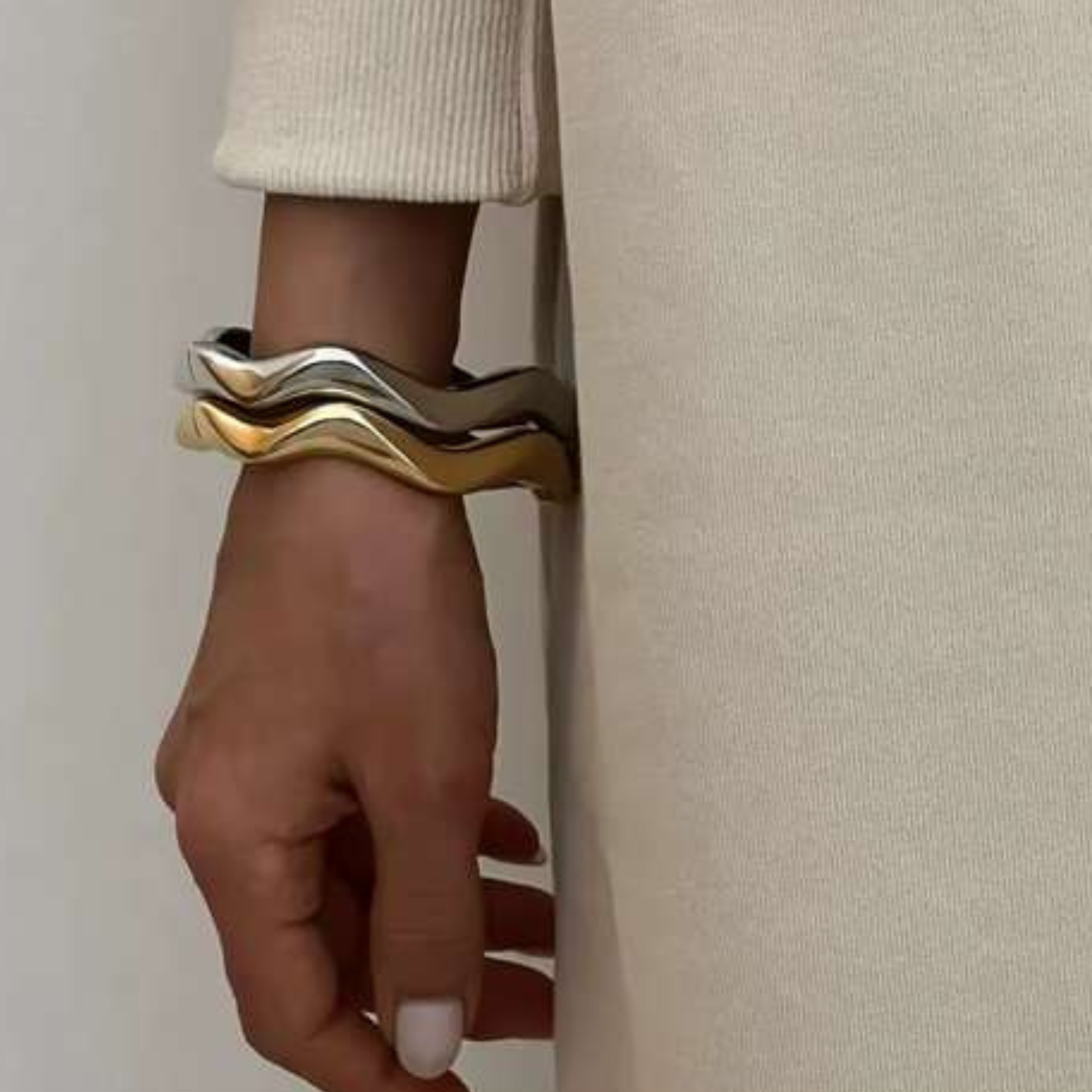 Brazaletes Finos Plateados y Dorados